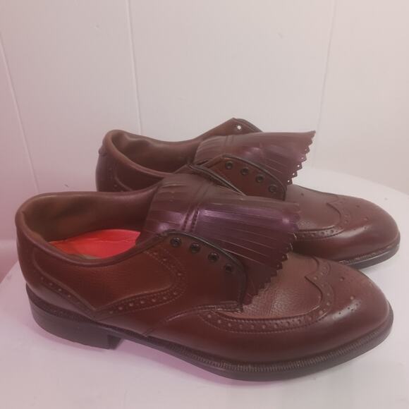 Greenjoys by Footjoy Faux leather wingtip brogue keltie spike golf shoes. Size 8 - Picture 2 of 7